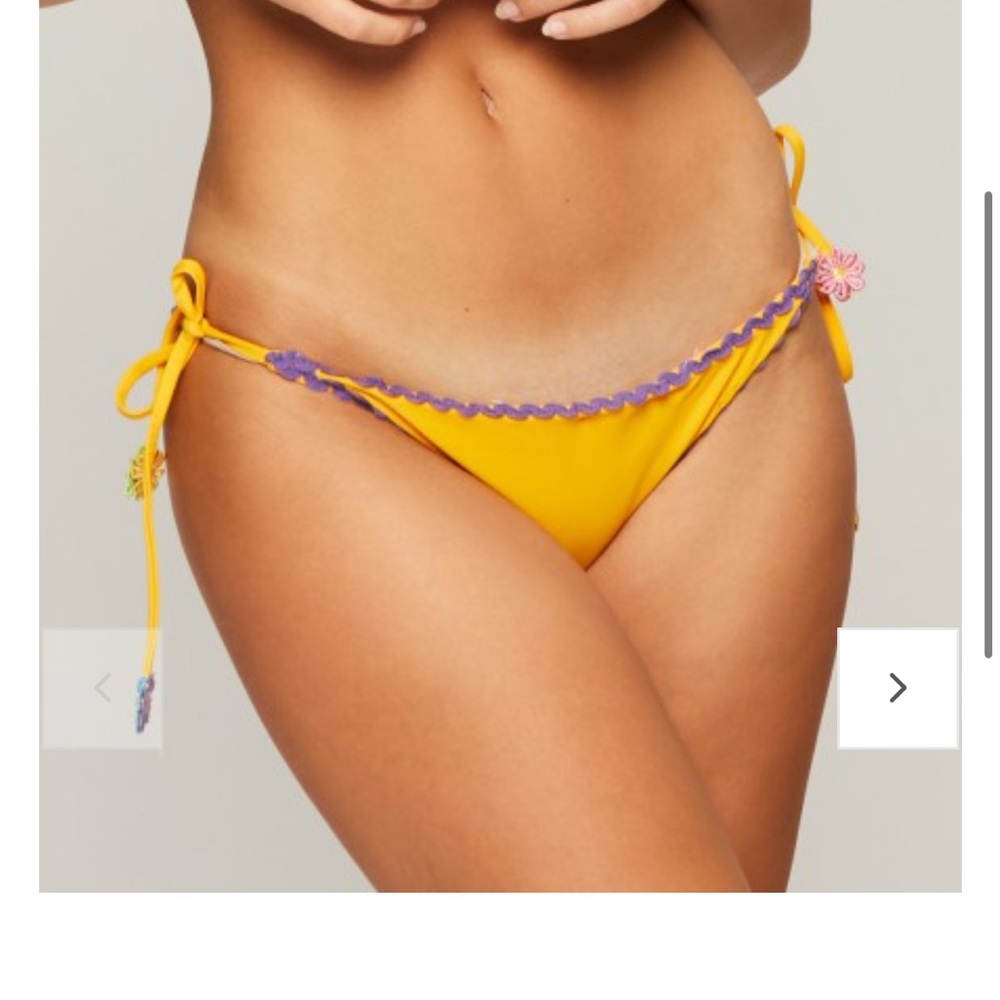 Flower bikini! - Picture 3 of 5